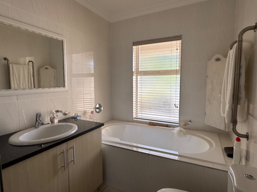 3 Bedroom Property for Sale in Keurbooms Western Cape